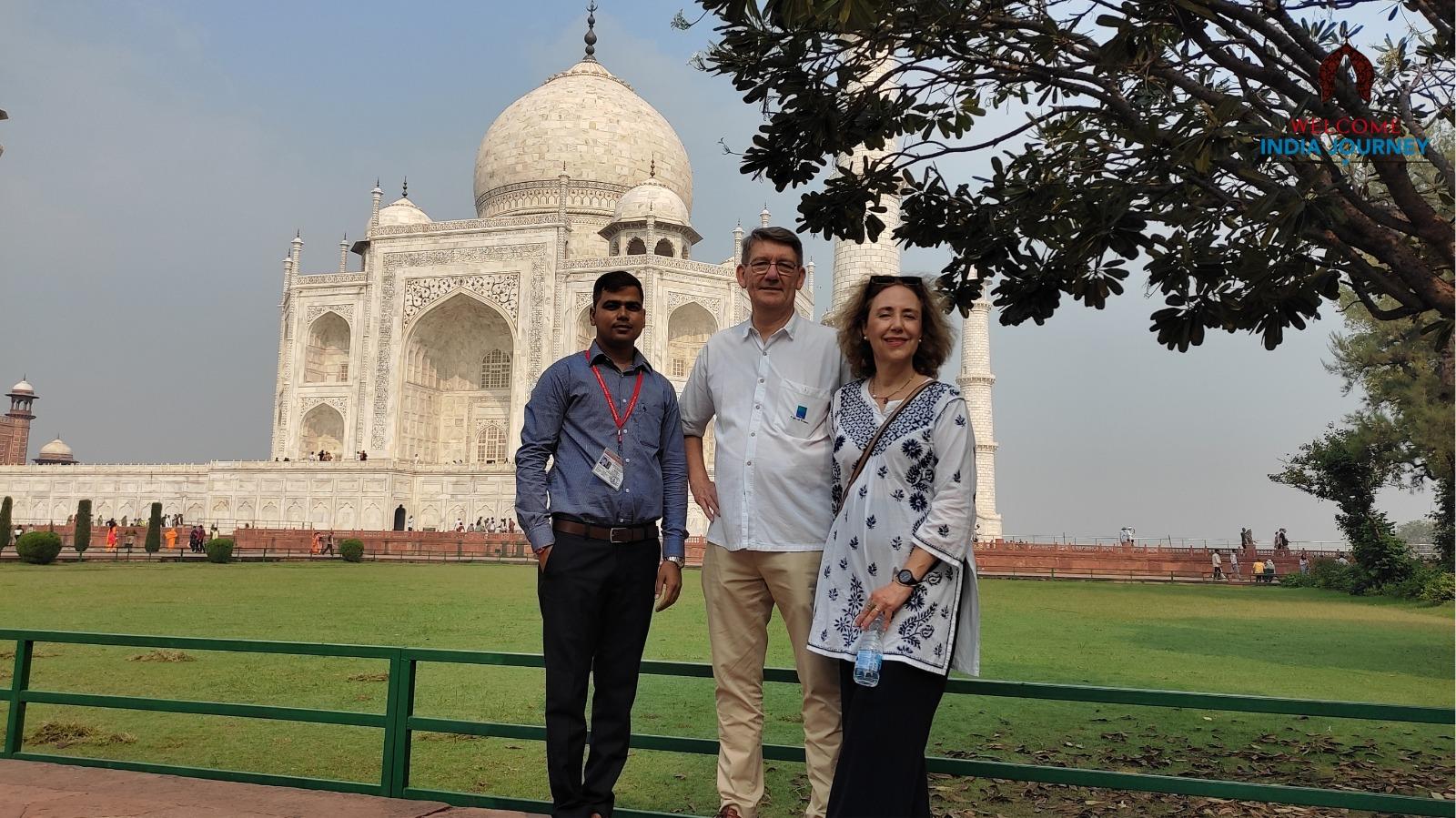 Taj Mahal tour by Train