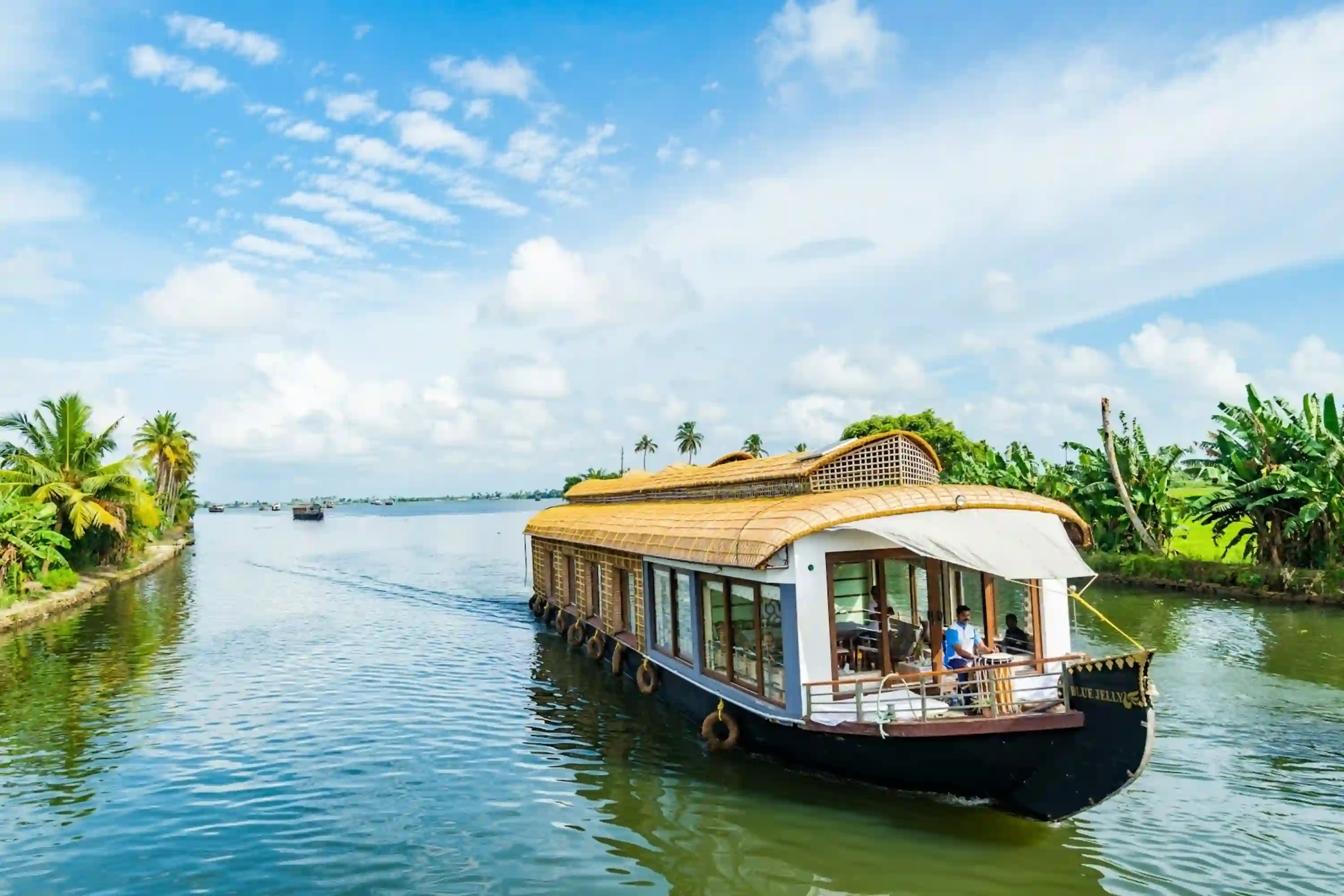 Experience the best of Kerala with an 8-day tour