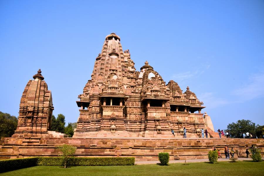 Golden Triangle Tour with Khajuraho and Varanasi