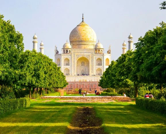 Golden Triangle Tour with Khajuraho and Varanasi