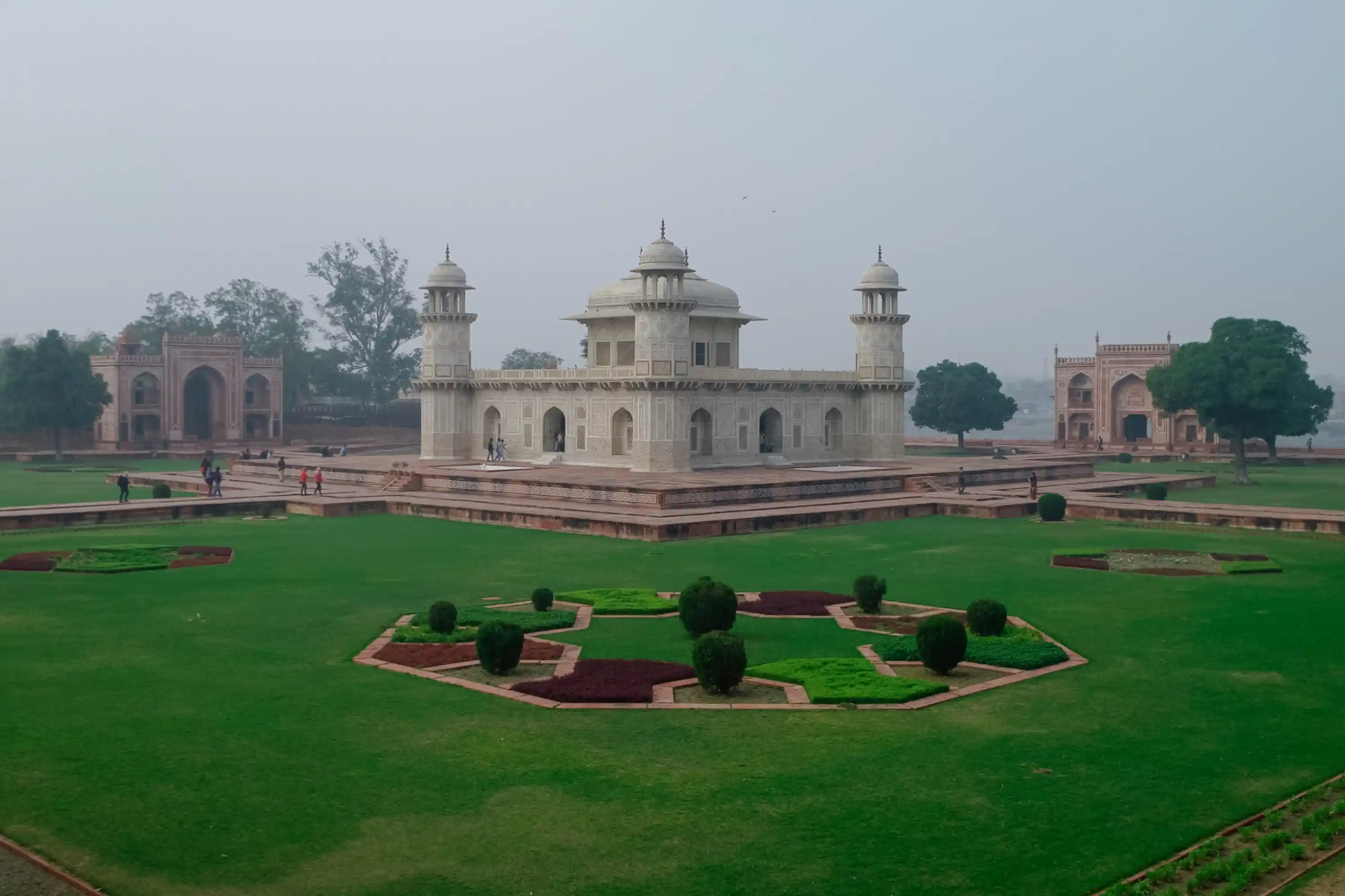 Agra Overnight Tour from Bangalore by Flight